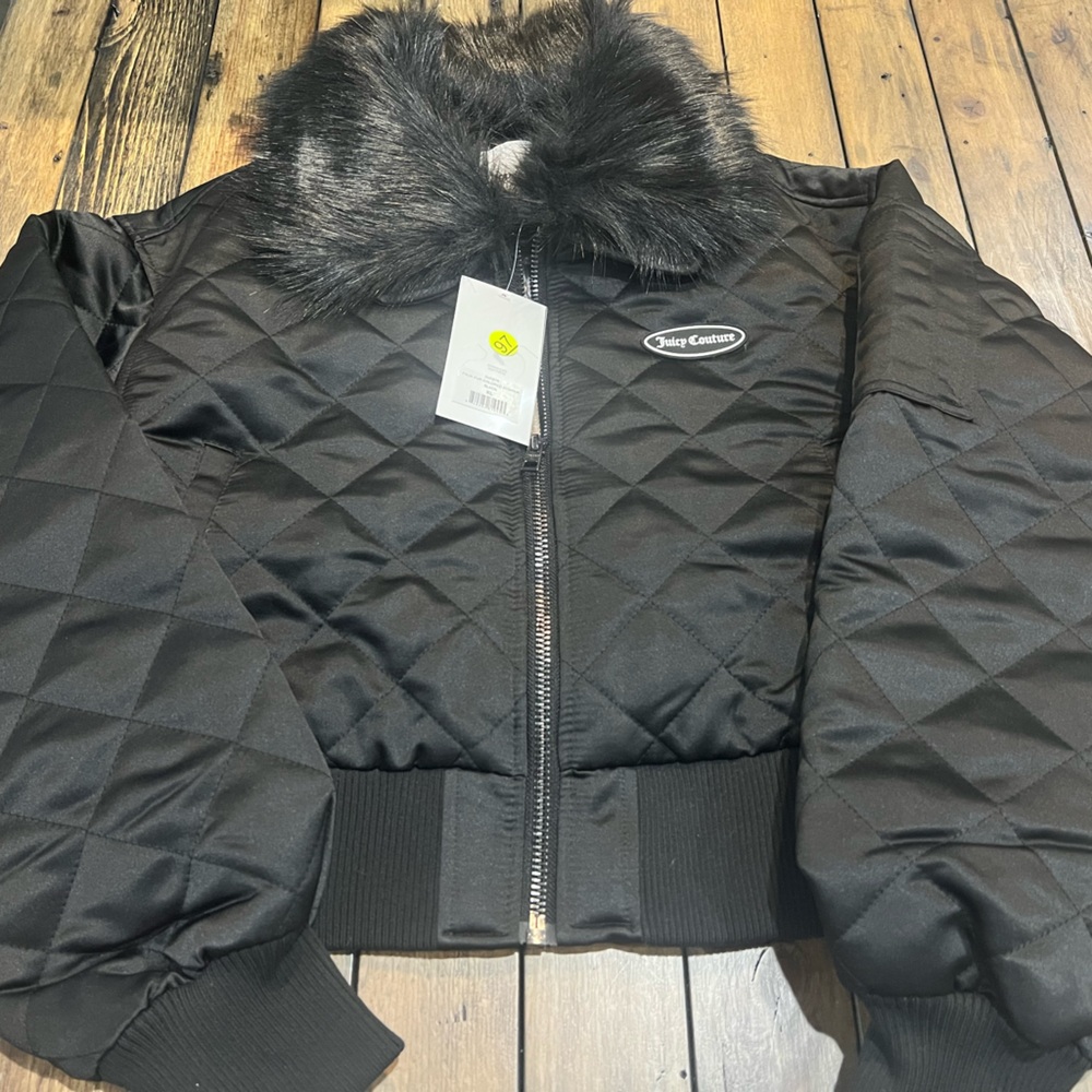 Juicy Couture Black Quilted Womens xl Puffer  Jacket with Faux Fur cropped style